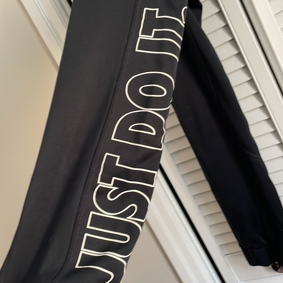 Nike dry fit joggers - Picture 4 of 5